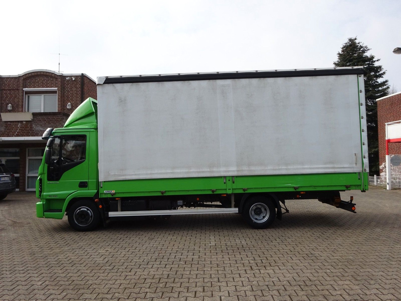Iveco 75-190 Eurocargo 4x2 - Dostavno vozilo sa ceradom: slika 3 Iveco 75-190 Eurocargo 4x2 - Dostavno vozilo sa ceradom: slika 3