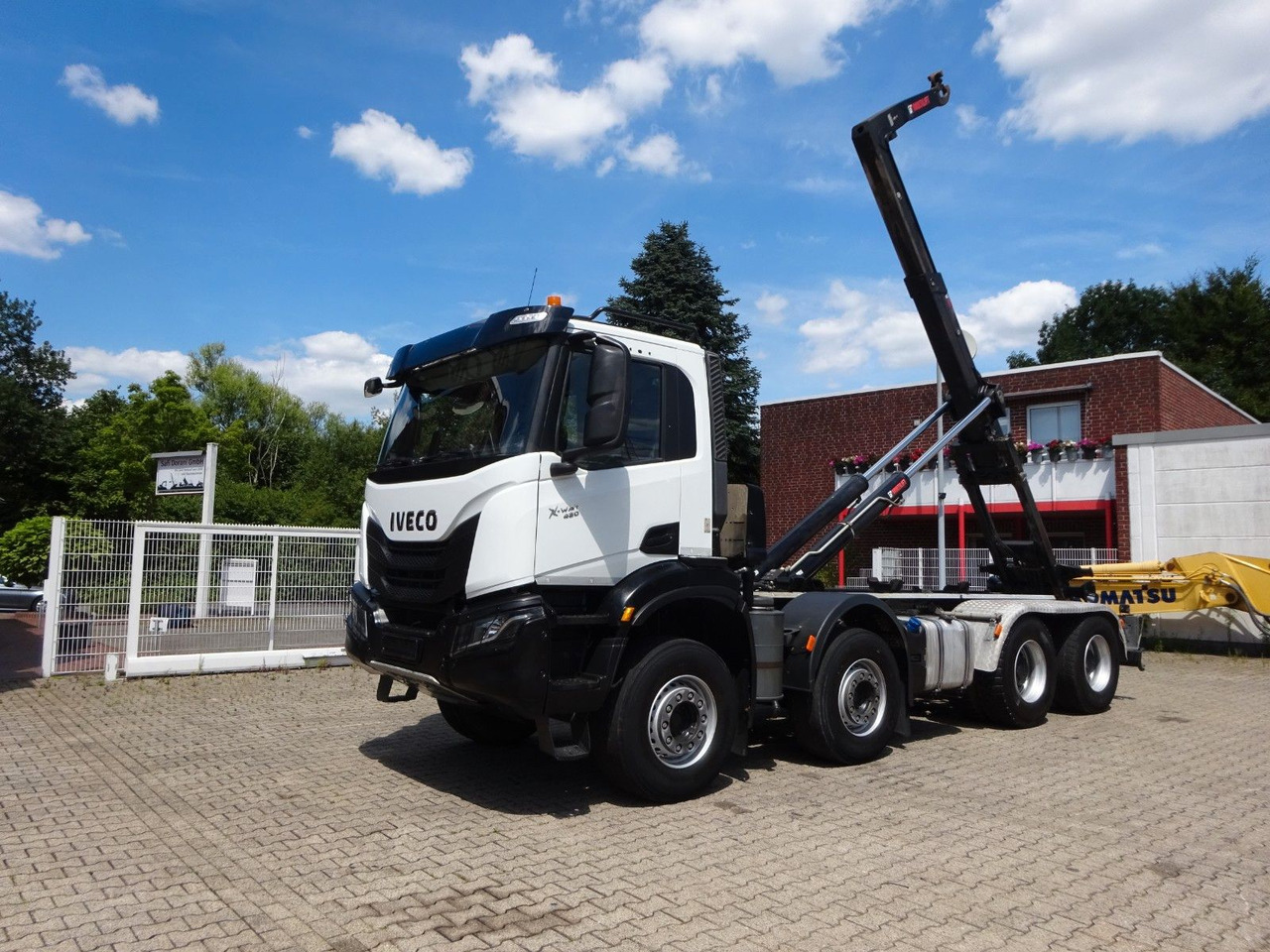 Iveco X-WAY 480 HIAB ABROLLER 8x4 - Kamion sa hidrauličnom kukom: slika 1 Iveco X-WAY 480 HIAB ABROLLER 8x4 - Kamion sa hidrauličnom kukom: slika 1