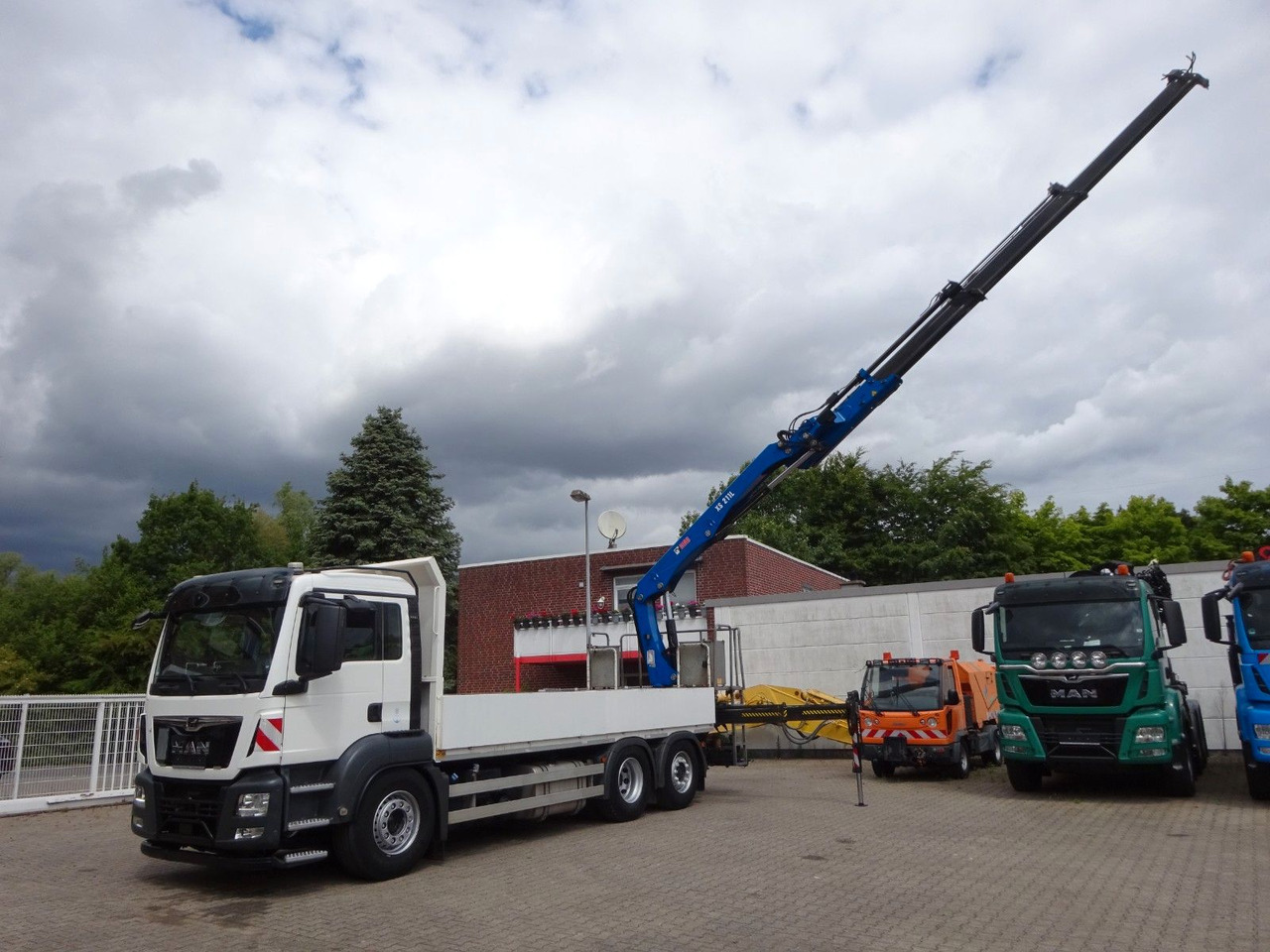 MAN 26.420 TGS Pritsche + HIAB 211 HIPRO Kran - Kamion sa dizalicom: slika 2 MAN 26.420 TGS Pritsche + HIAB 211 HIPRO Kran - Kamion sa dizalicom: slika 2