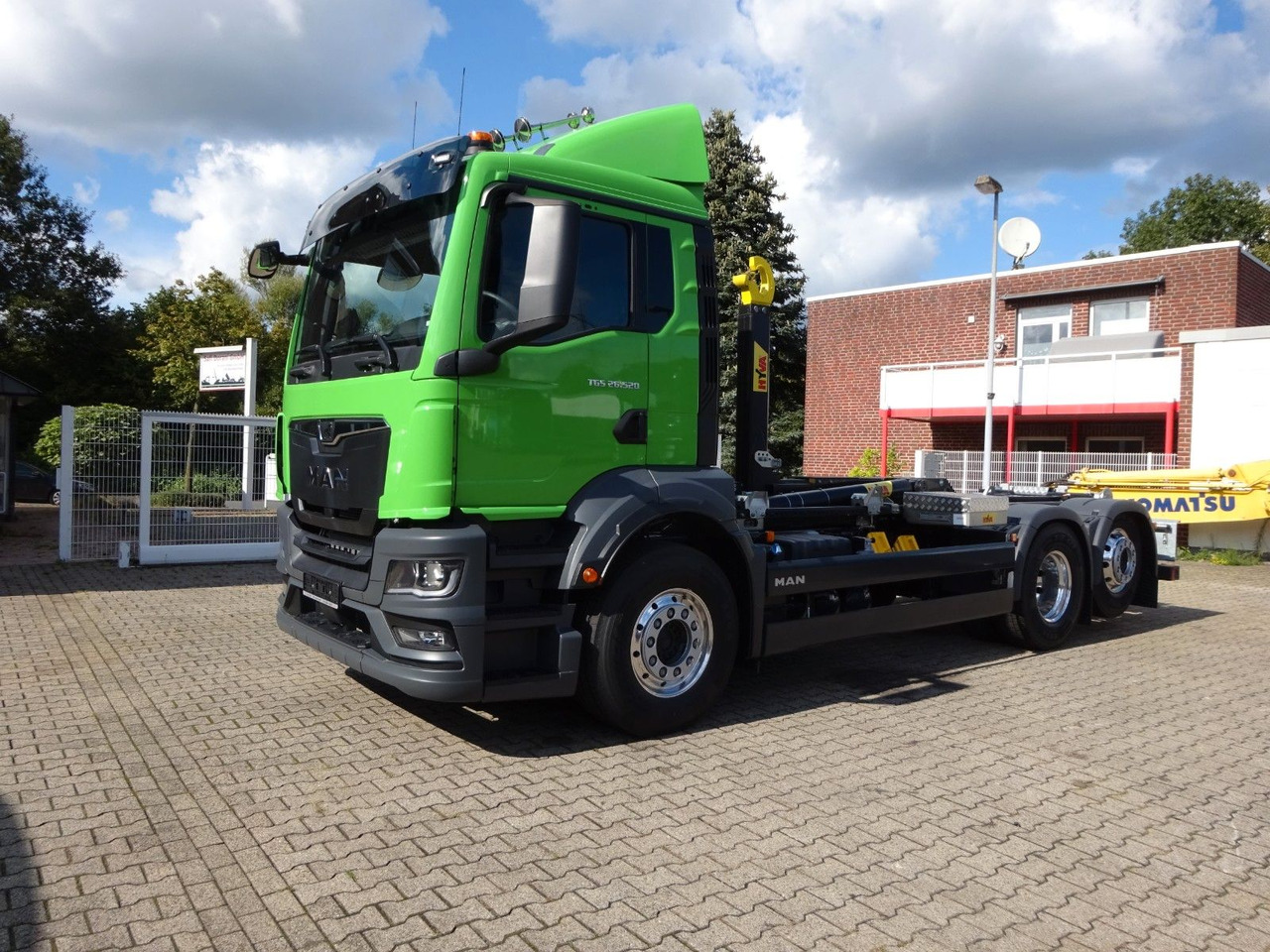 MAN 26.520 TGS HYVA Abroller 6x2 NEU !!! MAN 26.520 TGS HYVA Abroller 6x2 NEU !!! - Kamion sa hidrauličnom kukom: slika 1 MAN 26.520 TGS HYVA Abroller 6x2 NEU !!! MAN 26.520 TGS HYVA Abroller 6x2 NEU !!! - Kamion sa hidrauličnom kukom: slika 1