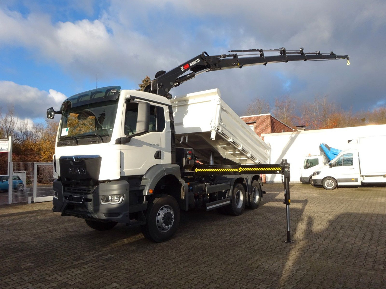 MAN 33.430 6x6 3-SEITENKIPPER KRAN HIAB 228- 6HYDRO - Istovarivač, Kamion sa dizalicom: slika 4 MAN 33.430 6x6 3-SEITENKIPPER KRAN HIAB 228- 6HYDRO - Istovarivač, Kamion sa dizalicom: slika 4