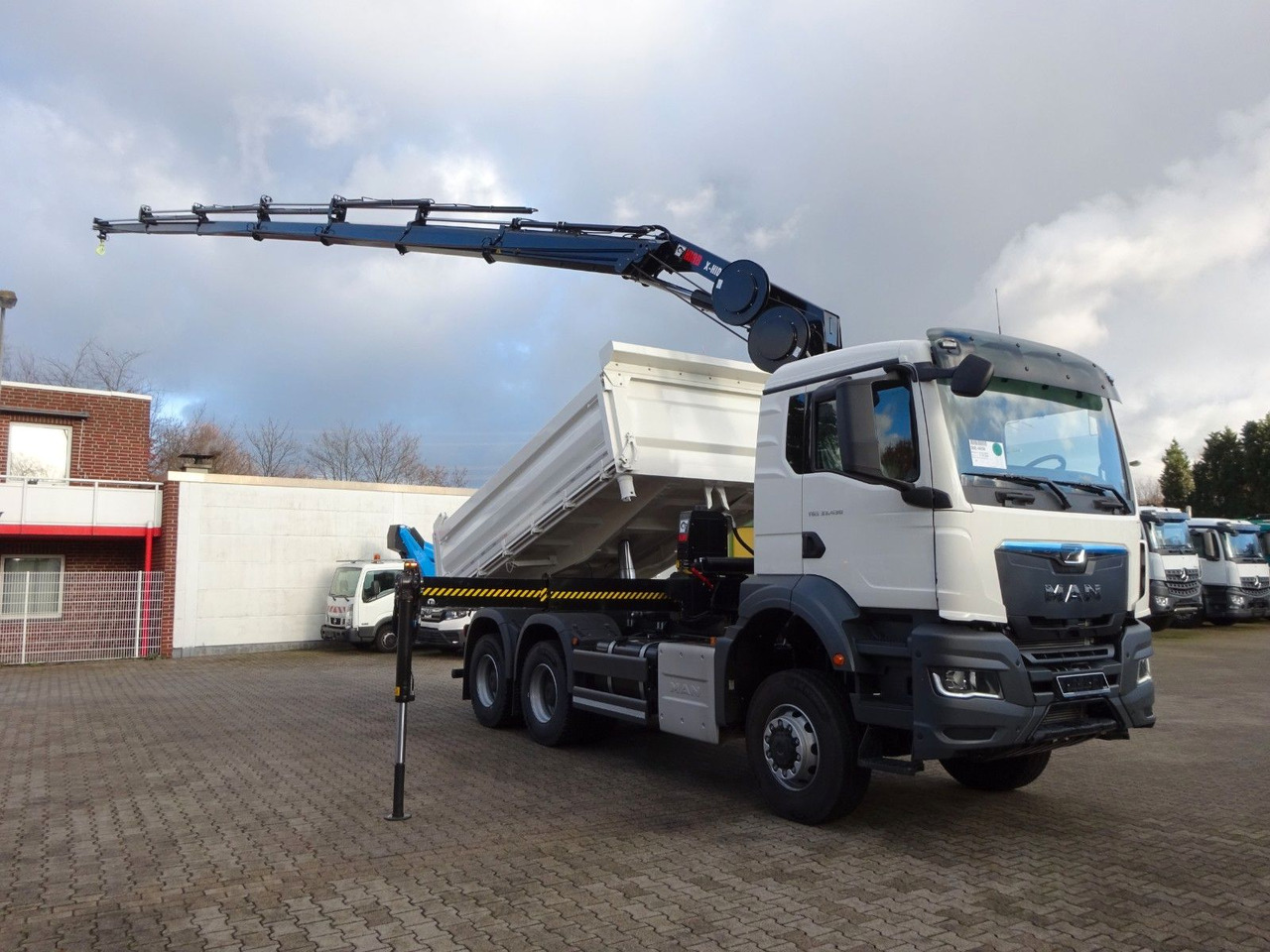MAN 33.430 6x6 3-SEITENKIPPER KRAN HIAB 228- 6HYDRO - Istovarivač, Kamion sa dizalicom: slika 1 MAN 33.430 6x6 3-SEITENKIPPER KRAN HIAB 228- 6HYDRO - Istovarivač, Kamion sa dizalicom: slika 1