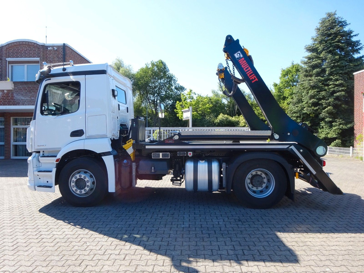 Mercedes-Benz 1840 Actros Absetzkipper NEUFAHRZEUG mit 1645 km - Istovarivač: slika 2 Mercedes-Benz 1840 Actros Absetzkipper NEUFAHRZEUG mit 1645 km - Istovarivač: slika 2