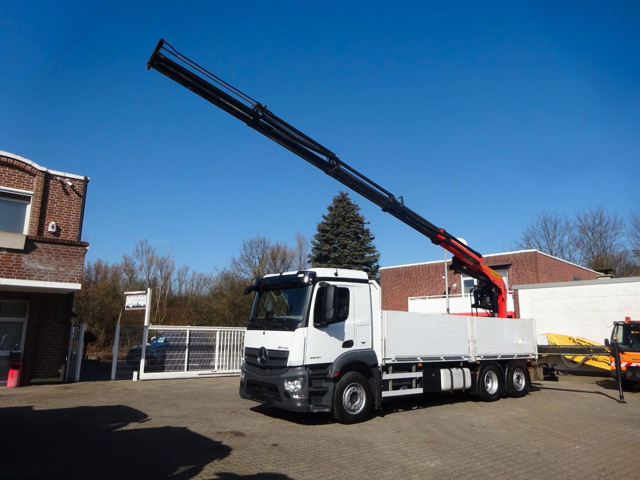 Mercedes-Benz 2540 Antos + Palfinger 20001K Hecklade-Kran - Kamion sa dizalicom, Kamion sa tovarnim sandukom: slika 2 Mercedes-Benz 2540 Antos + Palfinger 20001K Hecklade-Kran - Kamion sa dizalicom, Kamion sa tovarnim sandukom: slika 2
