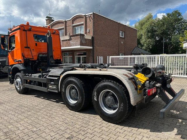 Mercedes-Benz 2651 Arocs MEILLER RK2060 Abroller 6x4 - Kamion sa hidrauličnom kukom: slika 4 Mercedes-Benz 2651 Arocs MEILLER RK2060 Abroller 6x4 - Kamion sa hidrauličnom kukom: slika 4