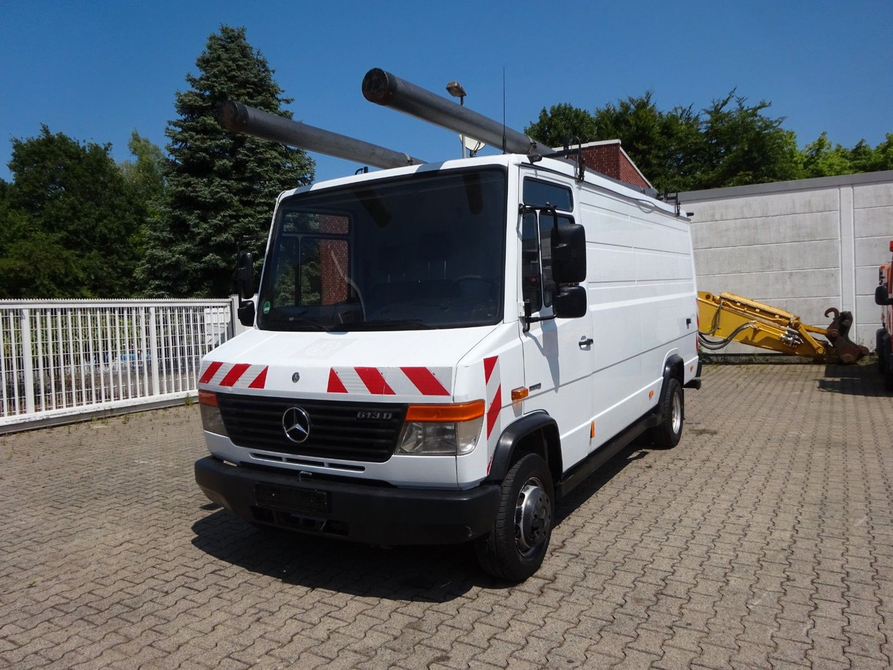 Mercedes-Benz 613D Vario Kasten 4x2 - Furgon: slika 1 Mercedes-Benz 613D Vario Kasten 4x2 - Furgon: slika 1