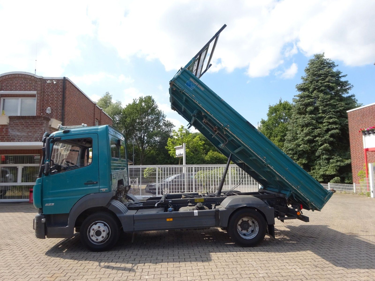 Mercedes-Benz 823 Atego MEILLER 3Skipper 4x2 - Dostavno vozilo istovarivač: slika 5 Mercedes-Benz 823 Atego MEILLER 3Skipper 4x2 - Dostavno vozilo istovarivač: slika 5