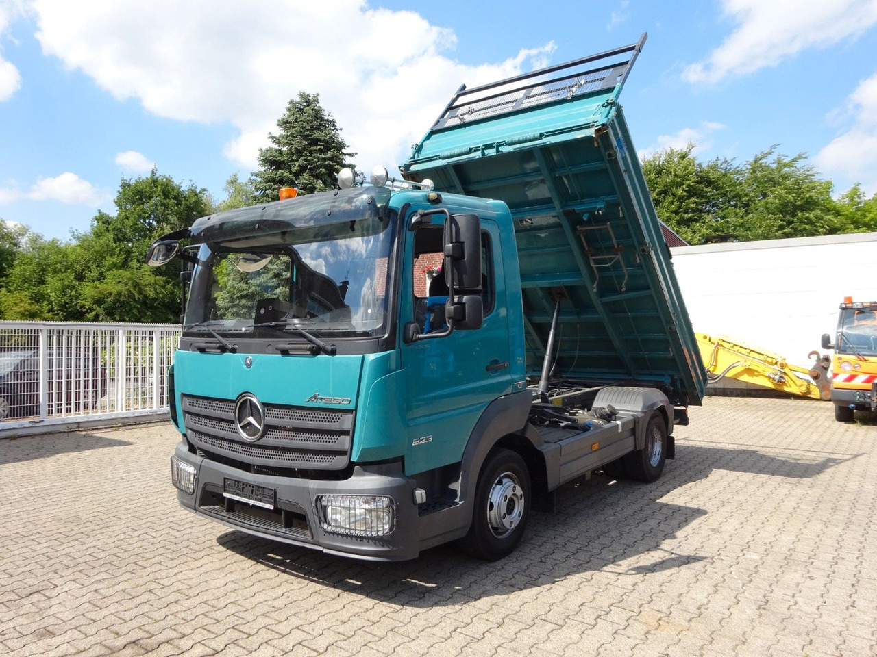 Mercedes-Benz 823 Atego MEILLER 3Skipper 4x2 - Dostavno vozilo istovarivač: slika 1 Mercedes-Benz 823 Atego MEILLER 3Skipper 4x2 - Dostavno vozilo istovarivač: slika 1