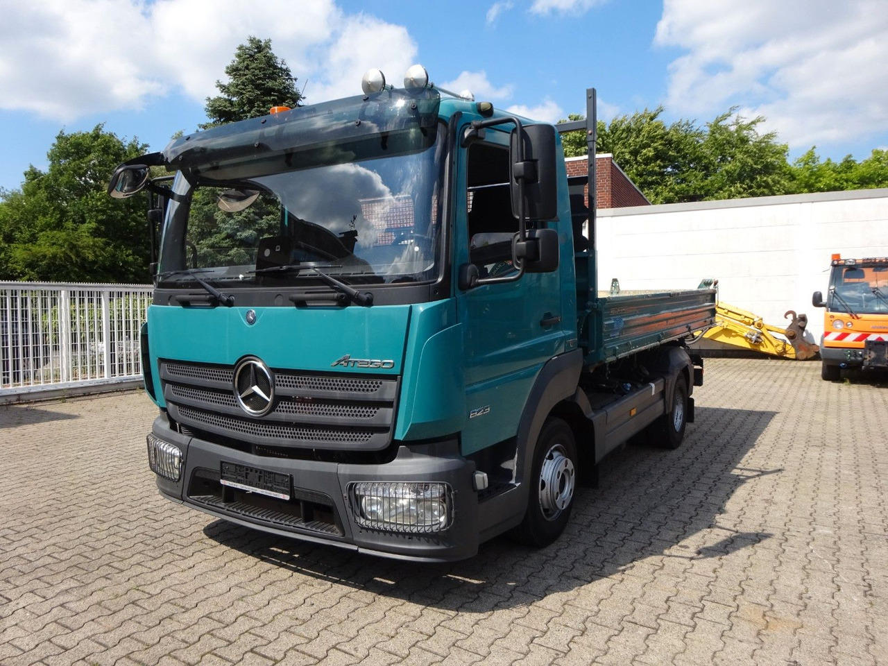 Mercedes-Benz 823 Atego MEILLER 3Skipper 4x2 - Dostavno vozilo istovarivač: slika 2 Mercedes-Benz 823 Atego MEILLER 3Skipper 4x2 - Dostavno vozilo istovarivač: slika 2