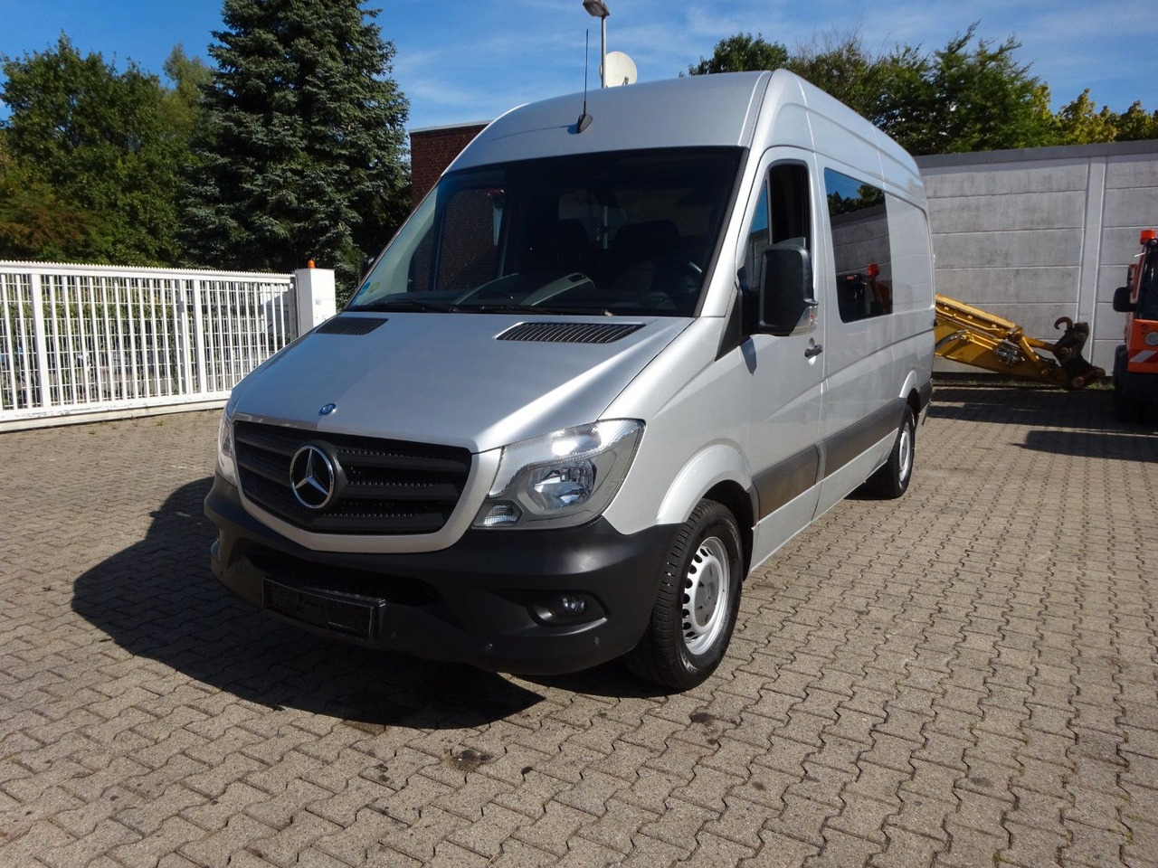 Mercedes-Benz Sprinter 316CDI Mixto 4x2 - Furgon: slika 1 Mercedes-Benz Sprinter 316CDI Mixto 4x2 - Furgon: slika 1