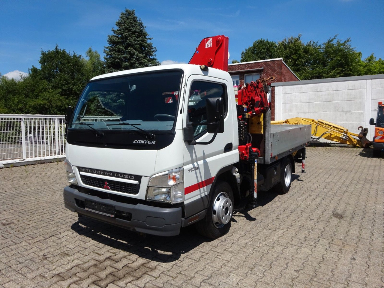 Mitsubishi Fuso Canter 7C18 + Ferrari F571 Kran - Dostavno vozilo sa otvorenom sandukom: slika 5 Mitsubishi Fuso Canter 7C18 + Ferrari F571 Kran - Dostavno vozilo sa otvorenom sandukom: slika 5