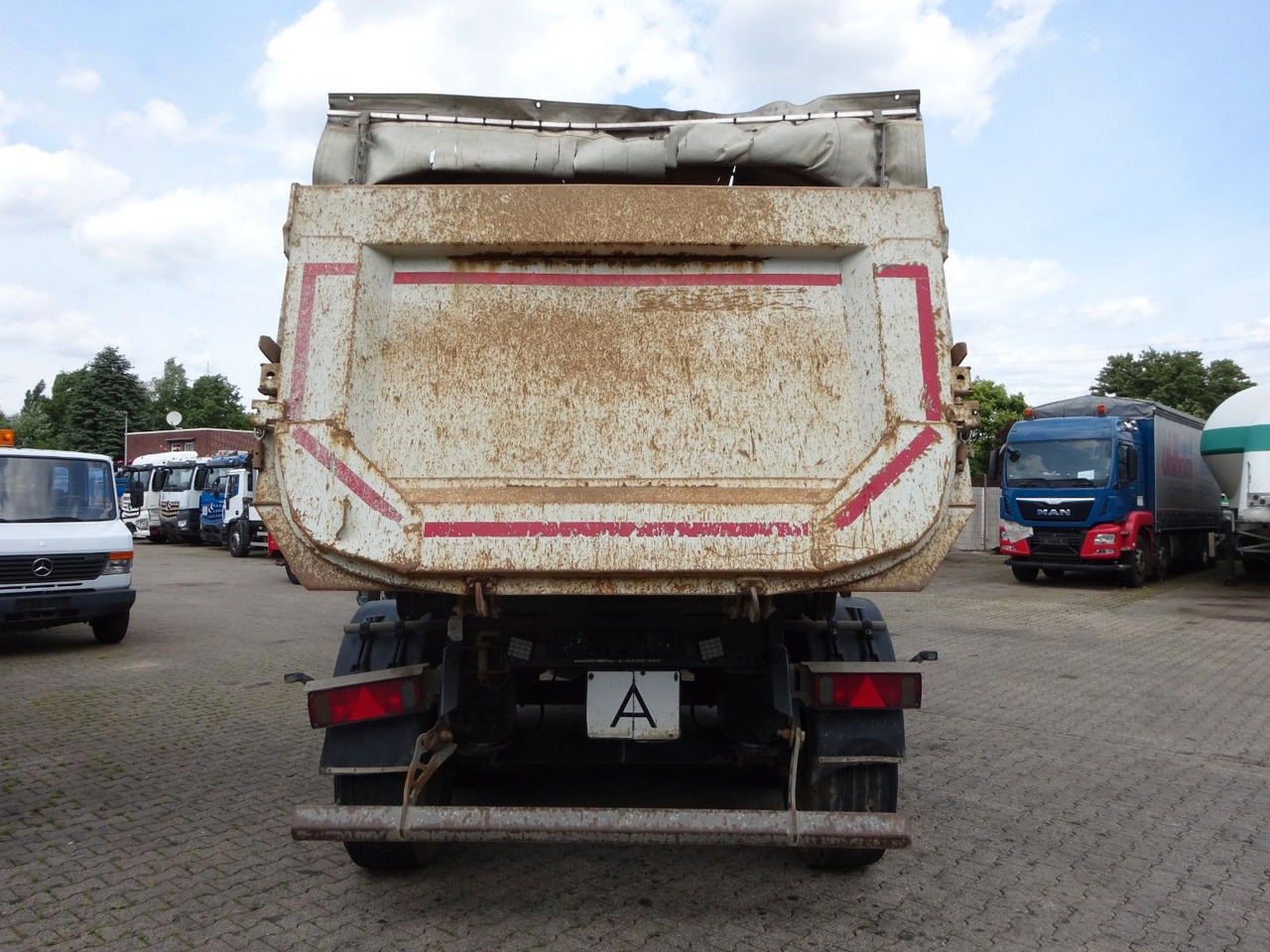 Schmitz Cargobull SGF S3 Kipp Auflieger Mulde mit 3 Achsen - Poluprikolica istovarivača: slika 5 Schmitz Cargobull SGF S3 Kipp Auflieger Mulde mit 3 Achsen - Poluprikolica istovarivača: slika 5