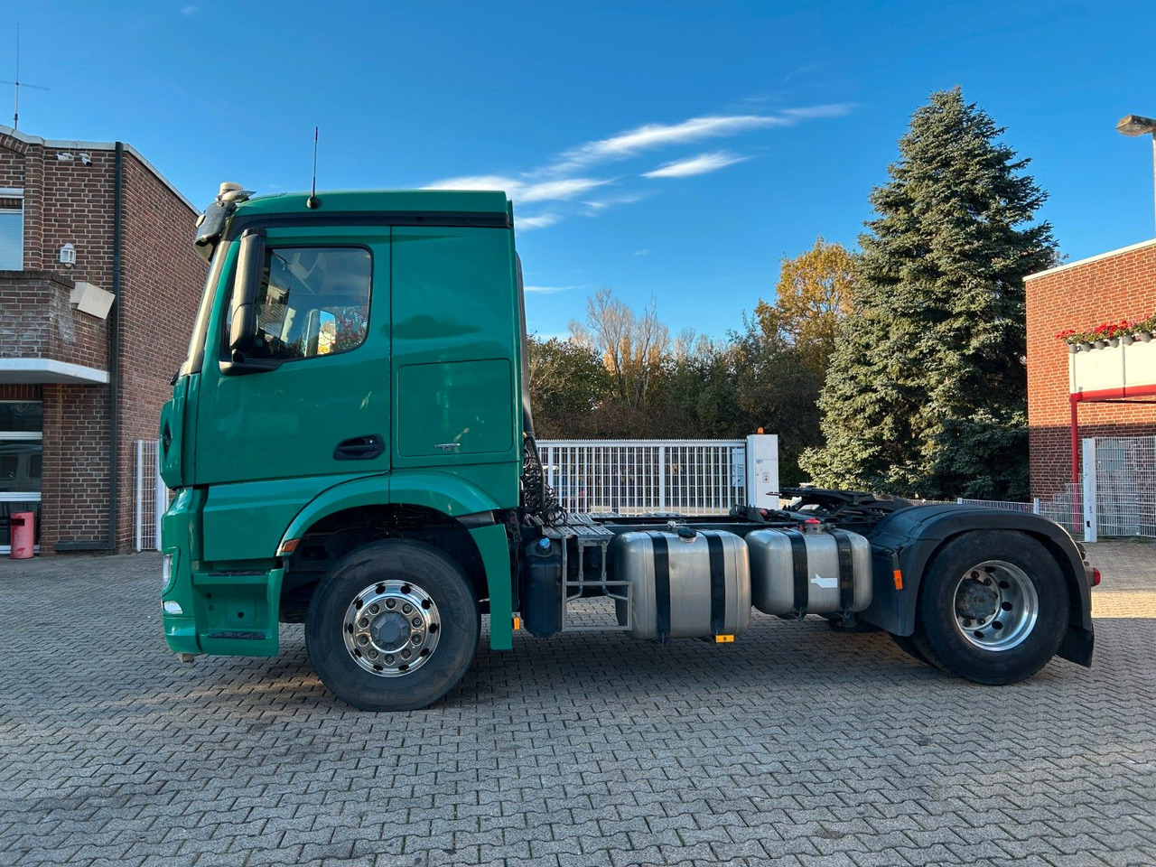 Mercedes-Benz Arocs 1845 SZM 4x4 HAD - Tegljač: slika 3 Mercedes-Benz Arocs 1845 SZM 4x4 HAD - Tegljač: slika 3