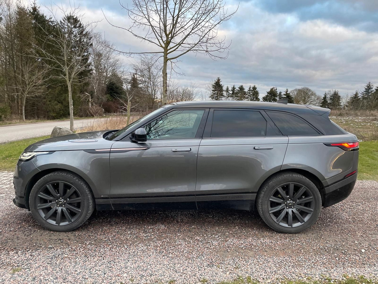 Land Rover Range Rover Velar R-Dynamic 3.0D 4WD Land Rover Range Rover Velar R-Dynamic 3.0D 4WD *RESERVED - SUVSUV: slika 4 Land Rover Range Rover Velar R-Dynamic 3.0D 4WD Land Rover Range Rover Velar R-Dynamic 3.0D 4WD *RESERVED - SUVSUV: slika 4