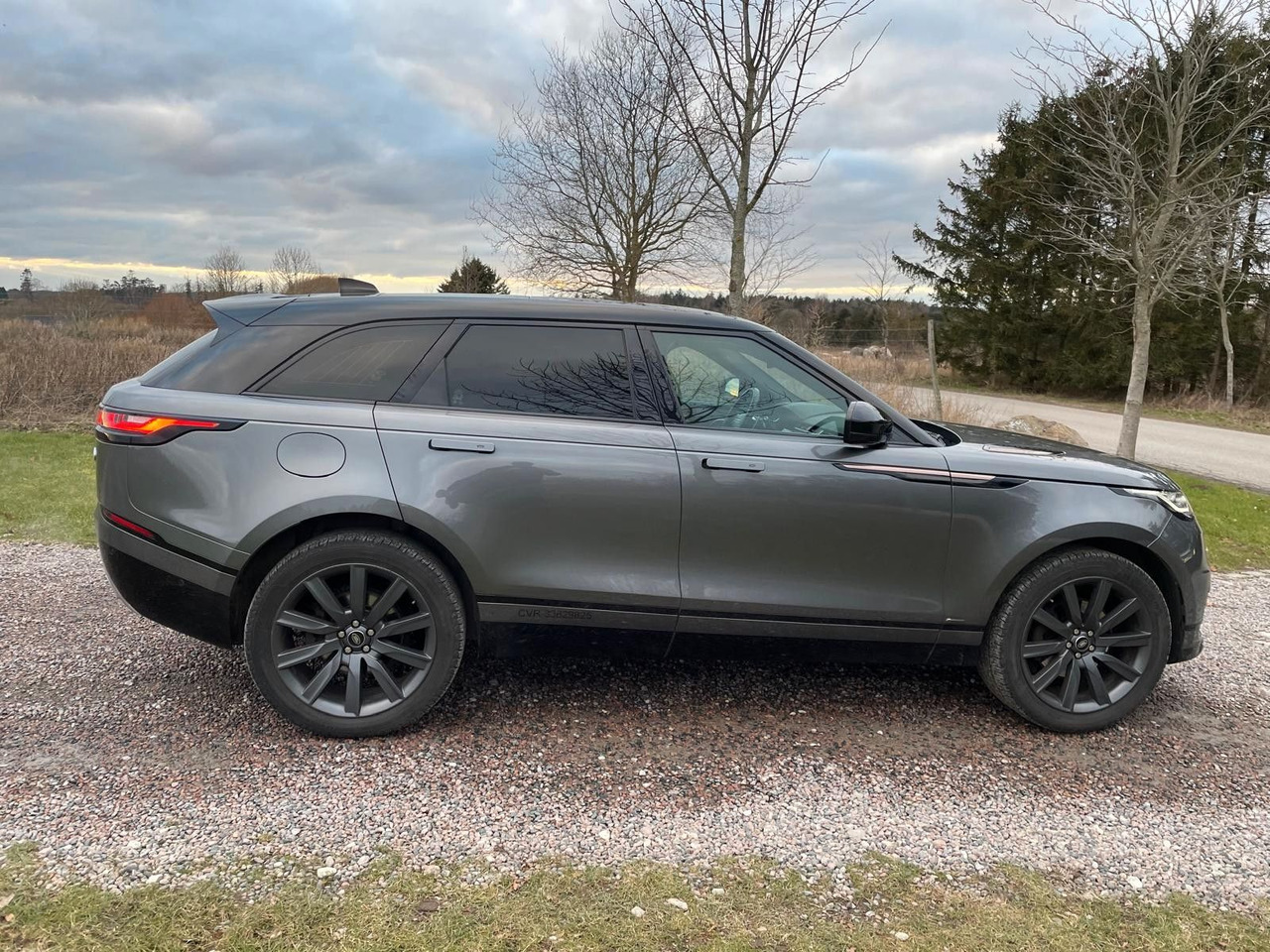 Land Rover Range Rover Velar R-Dynamic 3.0D 4WD Land Rover Range Rover Velar R-Dynamic 3.0D 4WD *RESERVED - SUVSUV: slika 3 Land Rover Range Rover Velar R-Dynamic 3.0D 4WD Land Rover Range Rover Velar R-Dynamic 3.0D 4WD *RESERVED - SUVSUV: slika 3