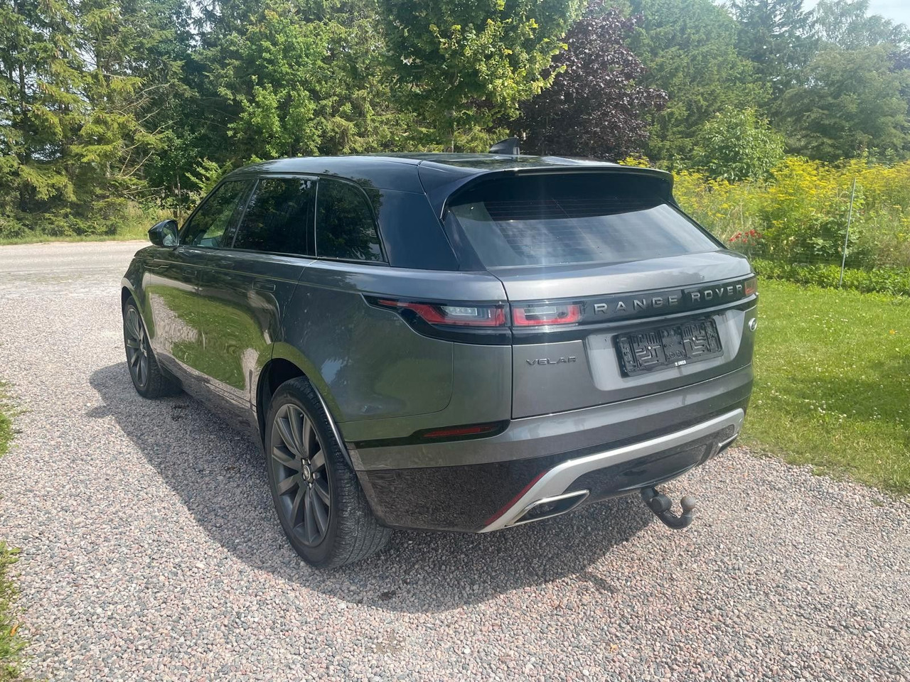 Land Rover Range Rover Velar R-Dynamic 3.0D 4WD Land Rover Velar R-Dynamic 3.0D 4WD *LKW zullasung: 2 sitze - SUVSUV: slika 4 Land Rover Range Rover Velar R-Dynamic 3.0D 4WD Land Rover Velar R-Dynamic 3.0D 4WD *LKW zullasung: 2 sitze - SUVSUV: slika 4