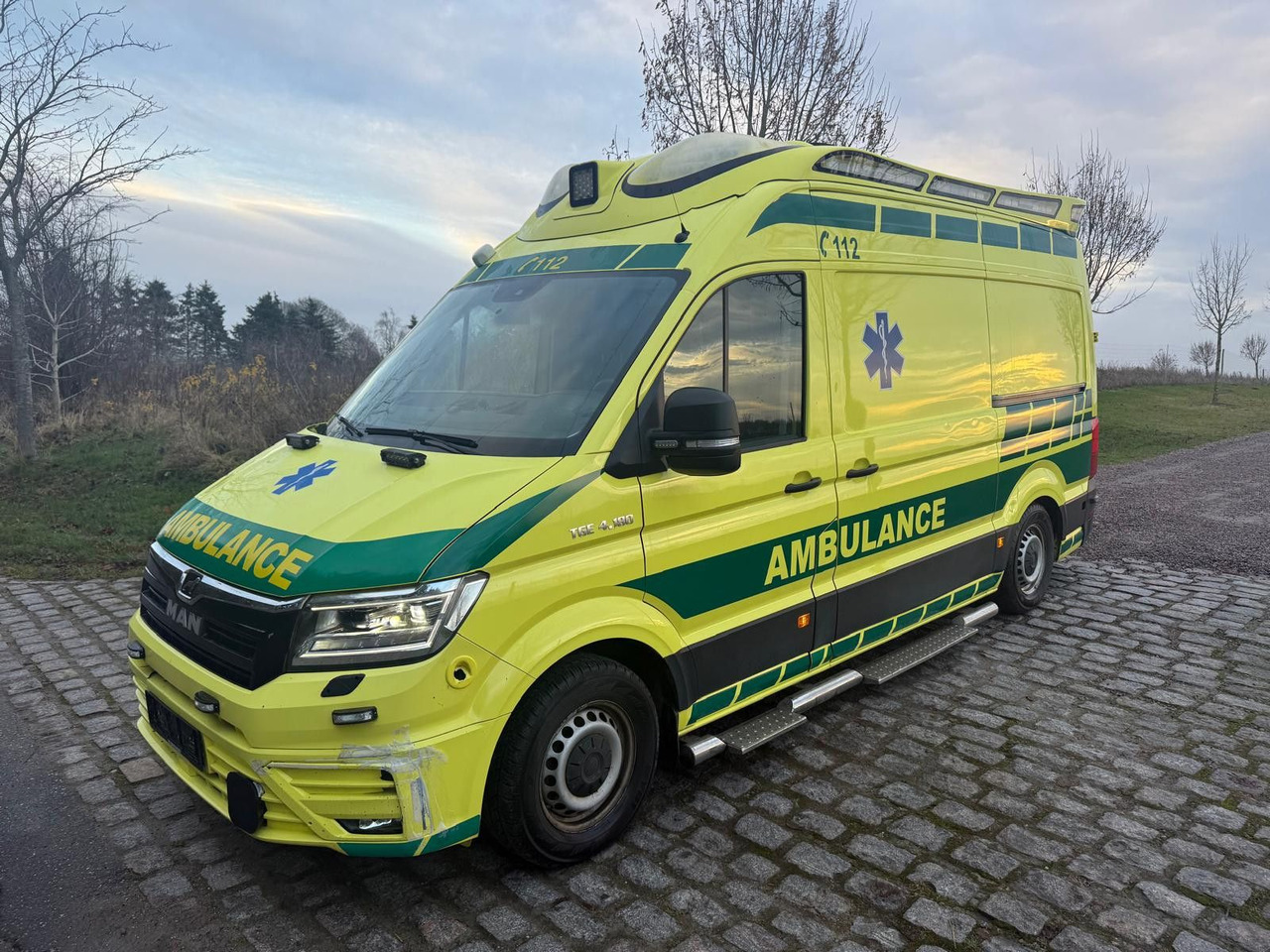 MAN TGE 4.180 Ambulance * 31 900 € netto - Vozilo hitne pomoći: slika 2 MAN TGE 4.180 Ambulance * 31 900 € netto - Vozilo hitne pomoći: slika 2