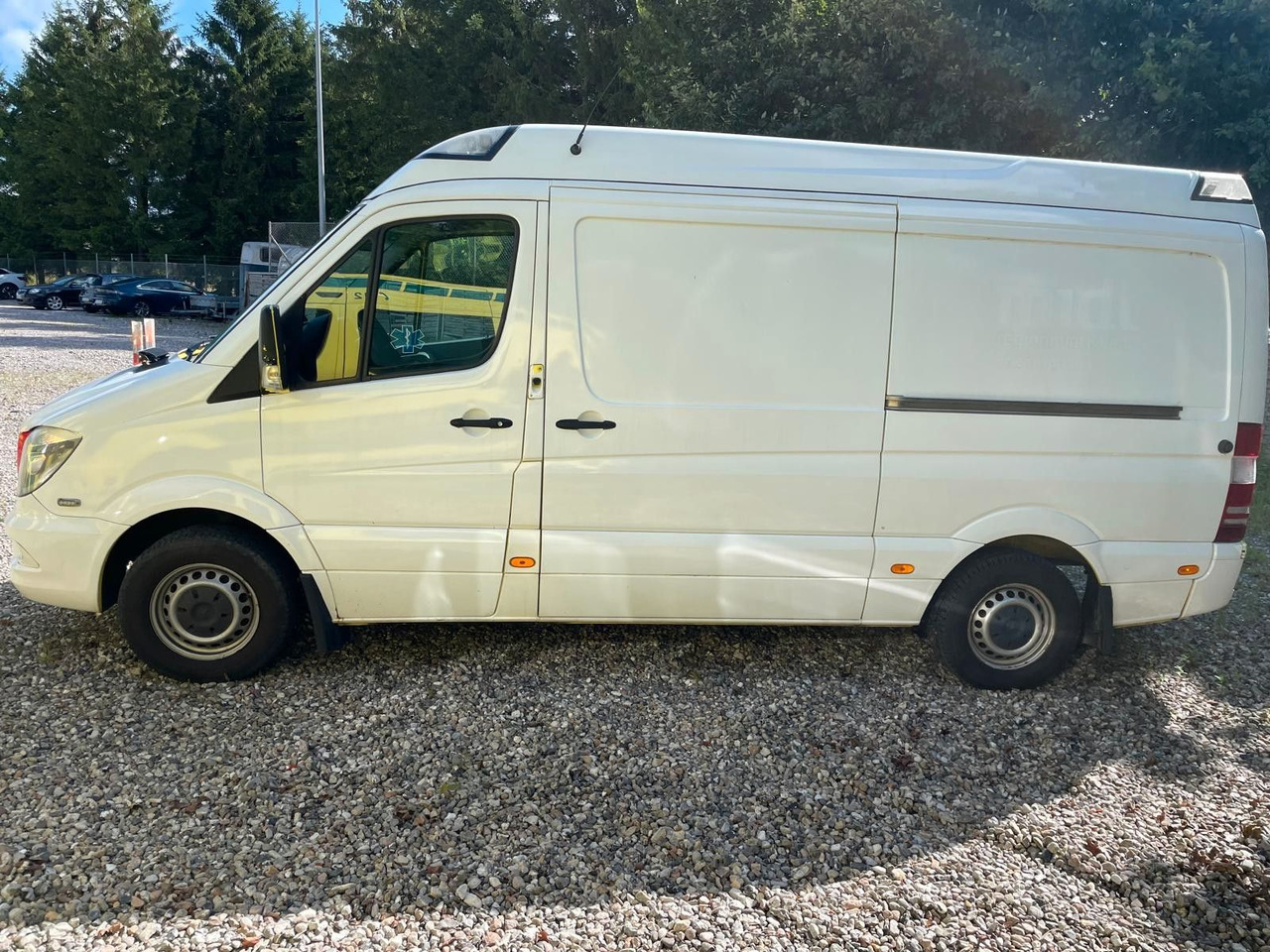 Mercedes-Benz Sprinter II Kasten 316 CDI Aut *Ambulance - Vozilo hitne pomoći: slika 2 Mercedes-Benz Sprinter II Kasten 316 CDI Aut *Ambulance - Vozilo hitne pomoći: slika 2