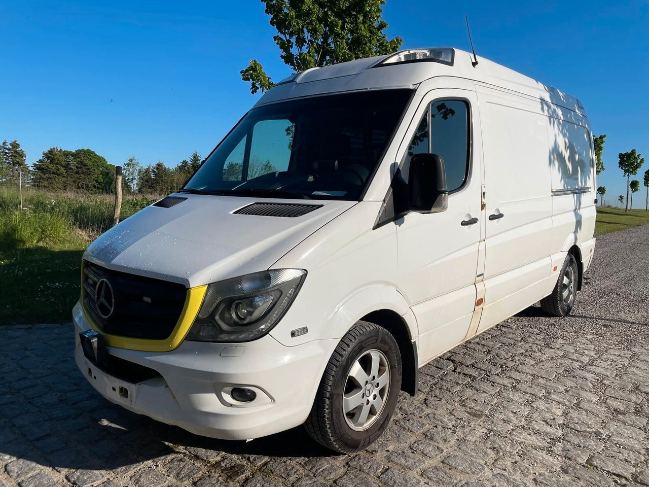 Mercedes-Benz Sprinter Kasten 316 CDI Ambulance *7 200 netto* - Vozilo hitne pomoći: slika 1 Mercedes-Benz Sprinter Kasten 316 CDI Ambulance *7 200 netto* - Vozilo hitne pomoći: slika 1