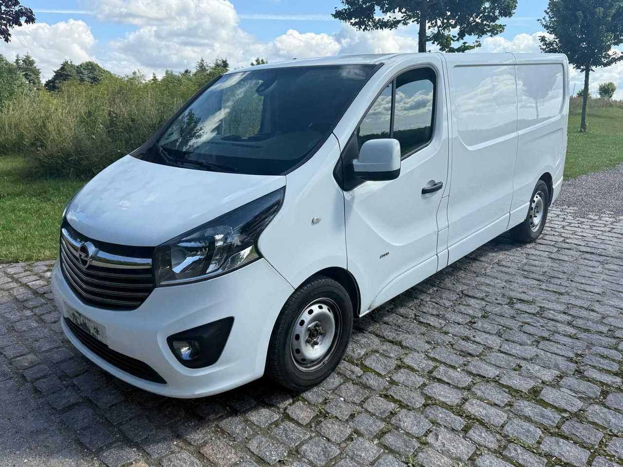 Opel Vivaro 1.6 cdti BiTurbo LANG *6000€ netto - Mali kombi: slika 1 Opel Vivaro 1.6 cdti BiTurbo LANG *6000€ netto - Mali kombi: slika 1