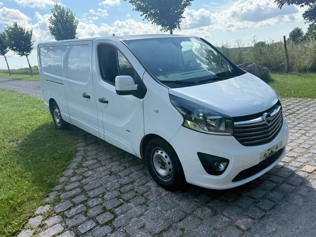 Opel Vivaro 1.6 cdti BiTurbo LANG *6000€ netto - Mali kombi: slika 2 Opel Vivaro 1.6 cdti BiTurbo LANG *6000€ netto - Mali kombi: slika 2