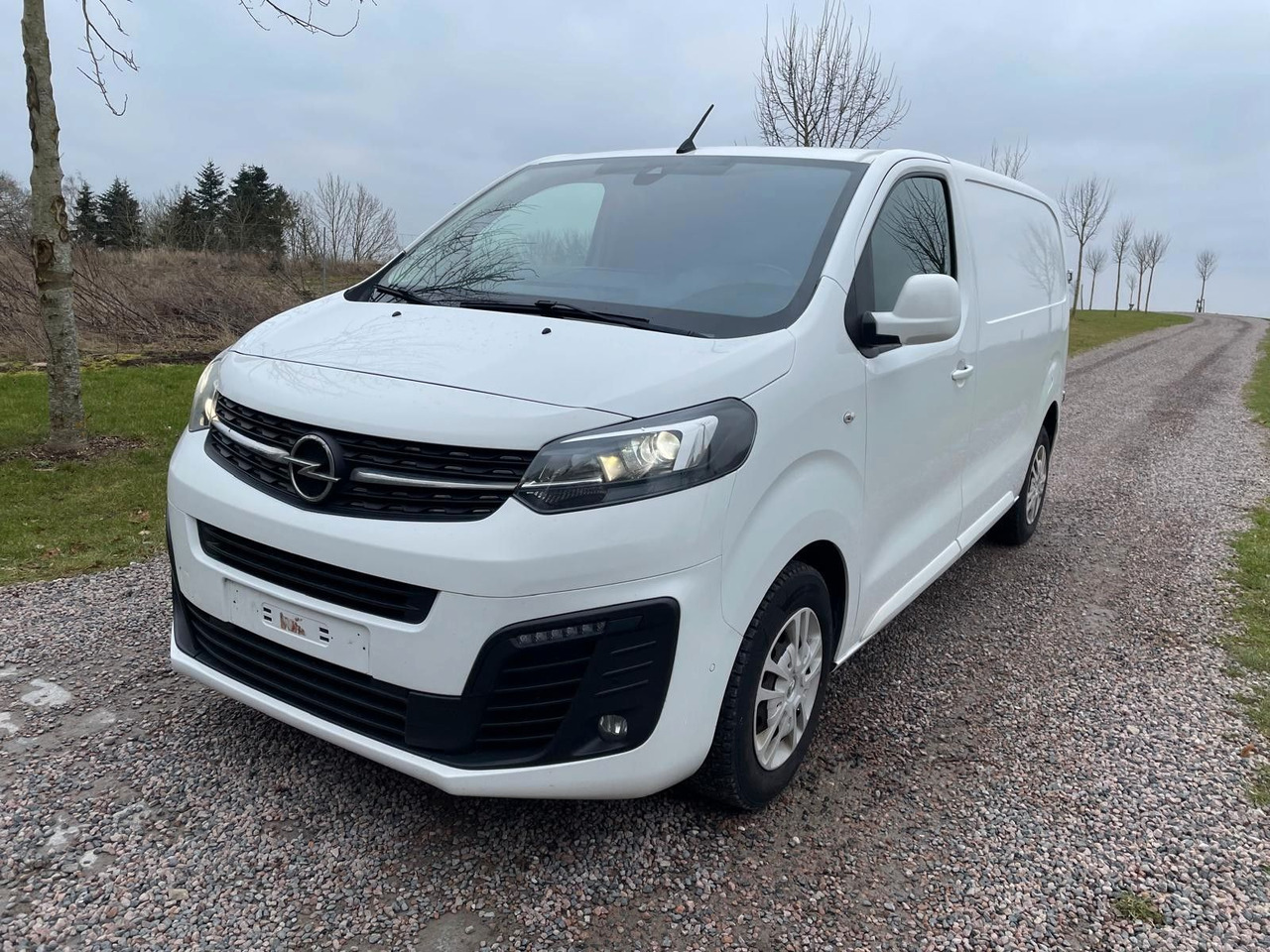 Opel Vivaro Kasten Edition M L2 2.0 Opel Vivaro 2.0 CDTI Edition M L2 *9400€ netto - Mali kombi: slika 2 Opel Vivaro Kasten Edition M L2 2.0 Opel Vivaro 2.0 CDTI Edition M L2 *9400€ netto - Mali kombi: slika 2