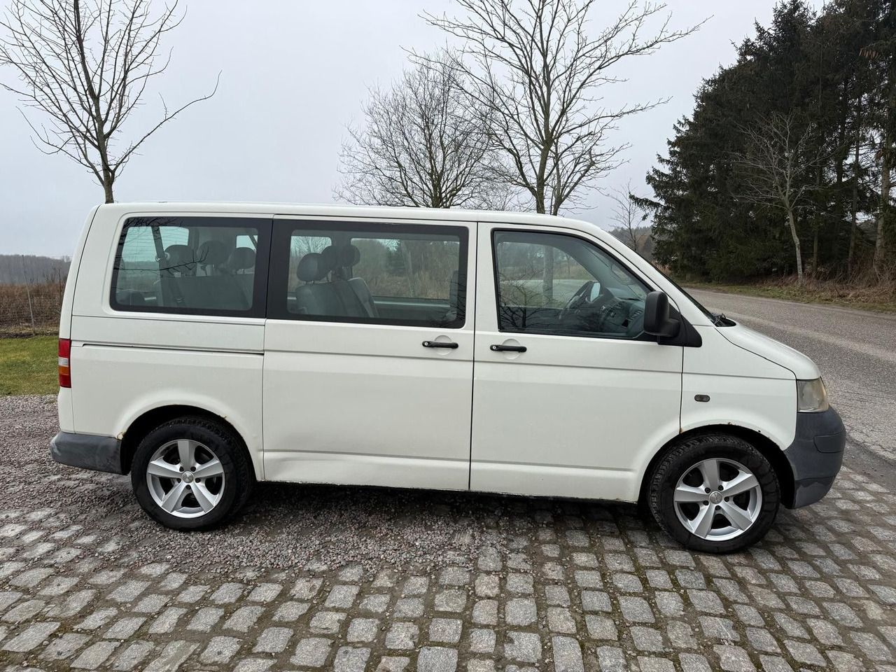 Volkswagen T5 Transporter 1.9 TDI *9 Sitze *RESERVED RO - Putnički kombi: slika 5 Volkswagen T5 Transporter 1.9 TDI *9 Sitze *RESERVED RO - Putnički kombi: slika 5