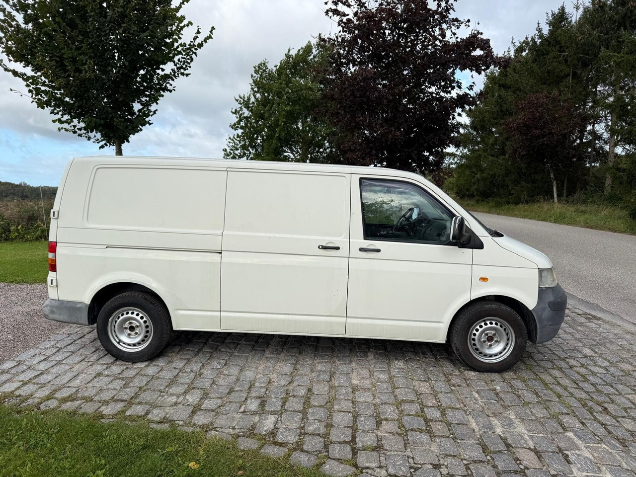 Volkswagen T5 Transporter 2.5 TDI Kasten lang *2500 € - Mali kombi: slika 5 Volkswagen T5 Transporter 2.5 TDI Kasten lang *2500 € - Mali kombi: slika 5