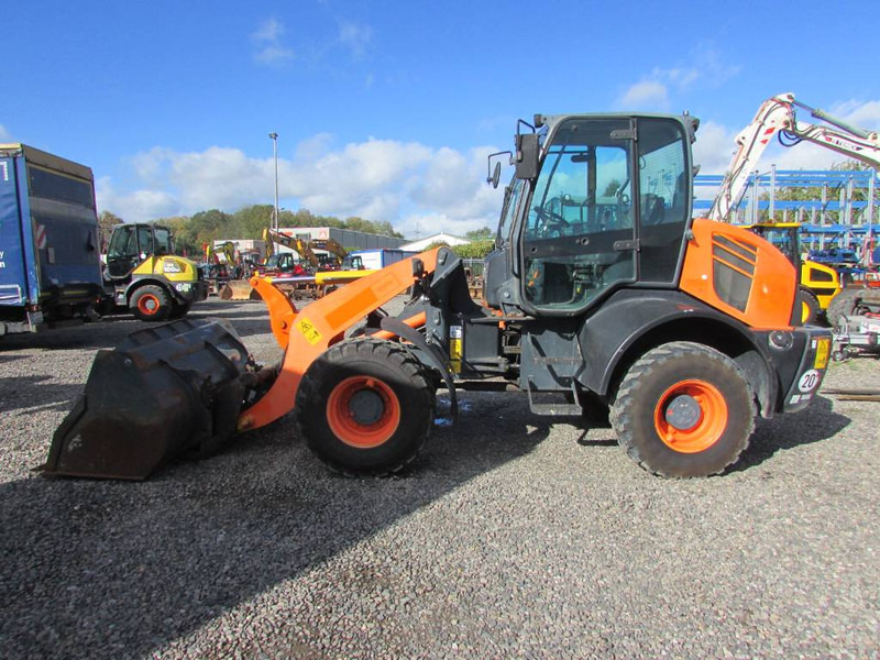 Komatsu WA 100 M-7 Radlader 28.000 EUR - Utovarivač točkaš: slika 1 Komatsu WA 100 M-7 Radlader 28.000 EUR - Utovarivač točkaš: slika 1