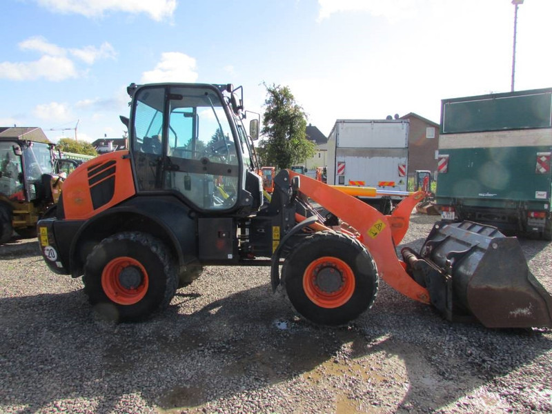 Komatsu WA 100 M-7 Radlader 28.000 EUR - Utovarivač točkaš: slika 4 Komatsu WA 100 M-7 Radlader 28.000 EUR - Utovarivač točkaš: slika 4