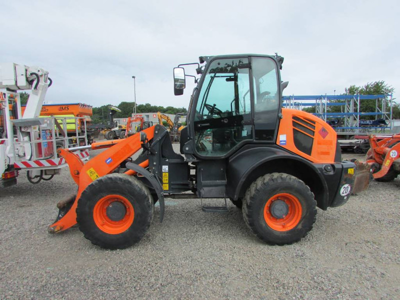 Komatsu WA 100 M-7 Radlader 29.000 EUR - Utovarivač točkaš: slika 1 Komatsu WA 100 M-7 Radlader 29.000 EUR - Utovarivač točkaš: slika 1