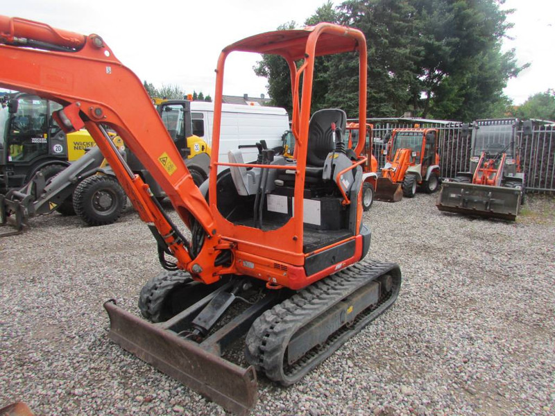 Kubota U 27-4 Canopy Minibagger 17.500 EUR - Mini bager: slika 2 Kubota U 27-4 Canopy Minibagger 17.500 EUR - Mini bager: slika 2