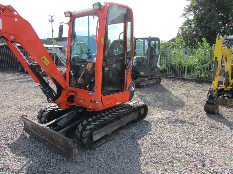 Kubota U 27-4 Minibagger 21.500 EUR - Mini bager: slika 2 Kubota U 27-4 Minibagger 21.500 EUR - Mini bager: slika 2