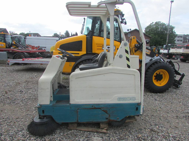 TENNANT 6200U01 964 Kehrmaschine 3.000 EUR - Autočistilica: slika 1 TENNANT 6200U01 964 Kehrmaschine 3.000 EUR - Autočistilica: slika 1