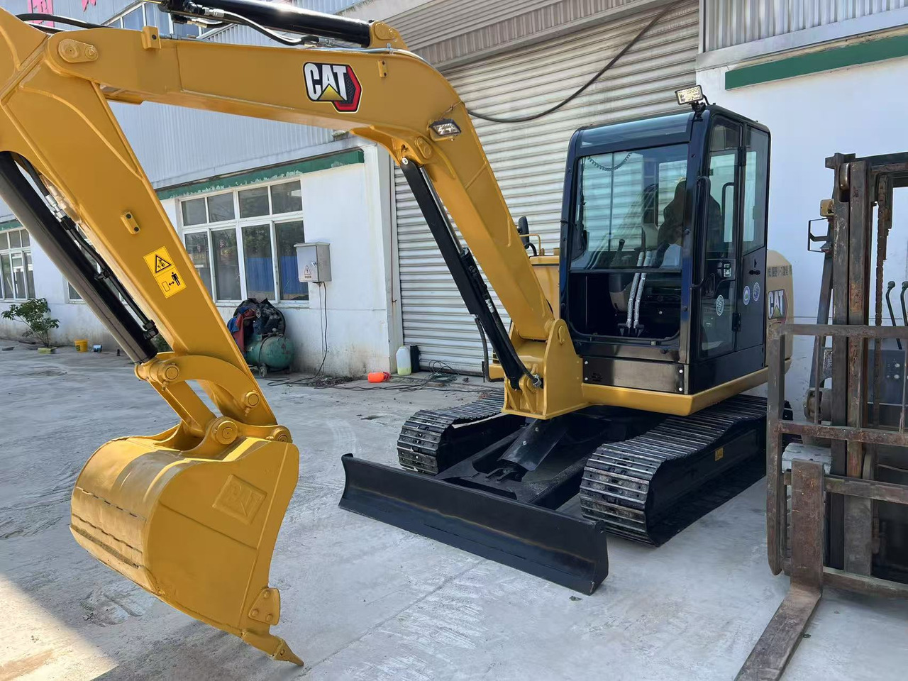 CATERPILLAR 305.5E2 - Mini bager: slika 3 CATERPILLAR 305.5E2 - Mini bager: slika 3
