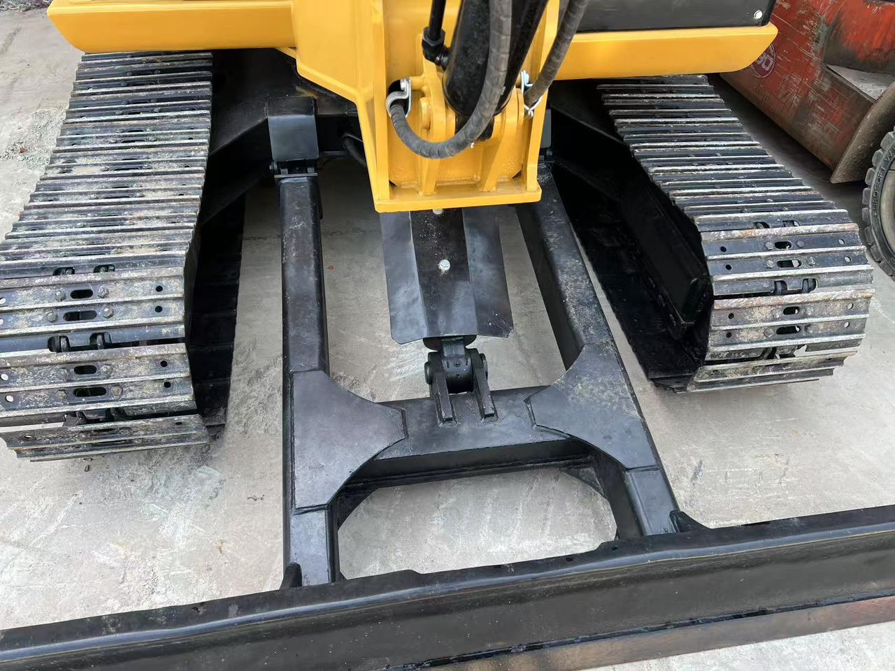 Mini bager CATERPILLAR 305.5E2: slika 9
