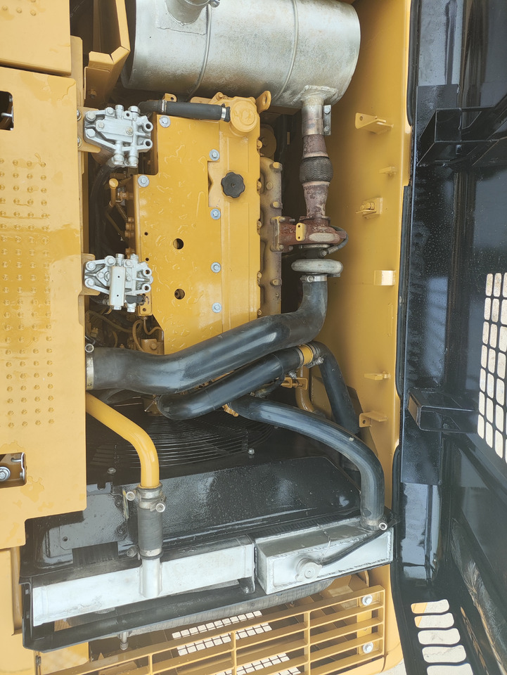 CATERPILLAR 320D2 - Bager guseničar: slika 4 CATERPILLAR 320D2 - Bager guseničar: slika 4