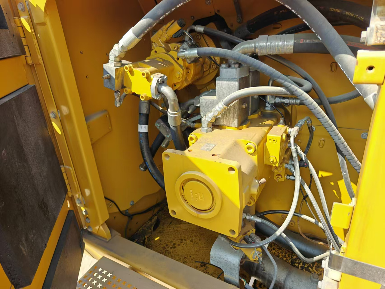 CATERPILLAR 374DL - Bager guseničar: slika 4 CATERPILLAR 374DL - Bager guseničar: slika 4