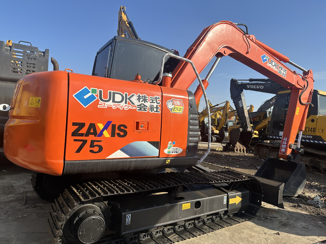 HITACHI ZX75 - Bager guseničar: slika 1 HITACHI ZX75 - Bager guseničar: slika 1