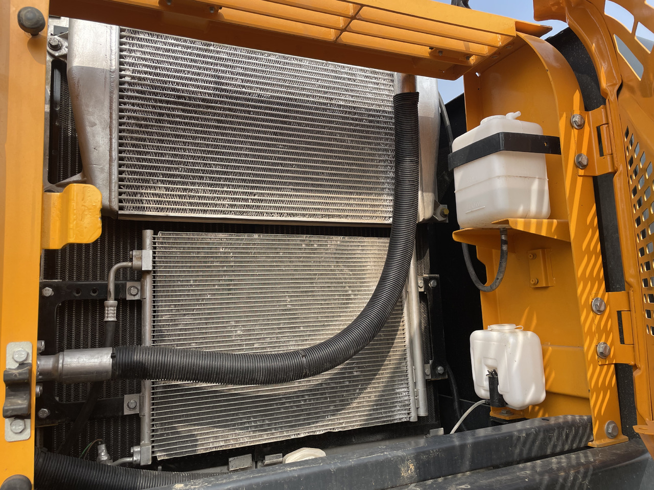 Hyundai R220LC-9S - Bager guseničar: slika 2 Hyundai R220LC-9S - Bager guseničar: slika 2