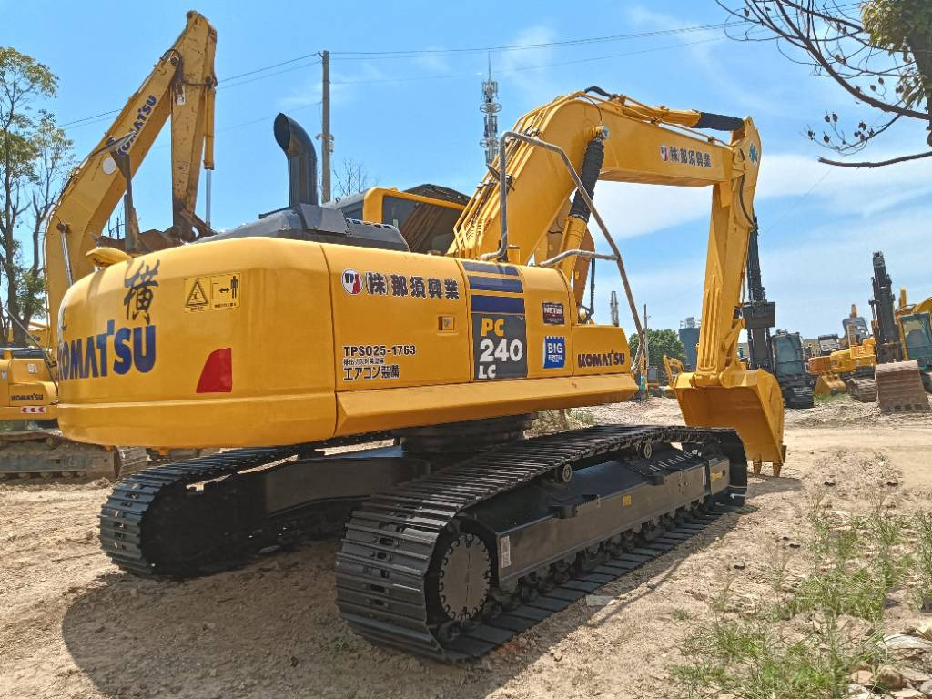 KOMATSU PC 240 - Bager guseničar: slika 1 KOMATSU PC 240 - Bager guseničar: slika 1
