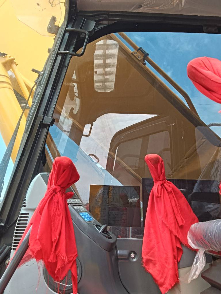Bager guseničar Komatsu PC 210-8: slika 6