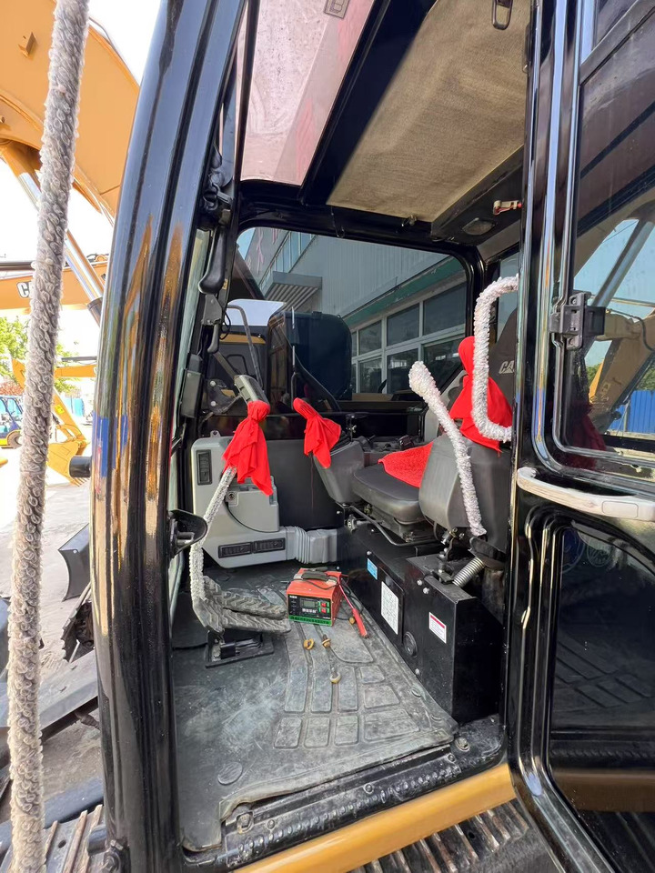 Bager guseničar Mini excavator CAT 307: slika 7