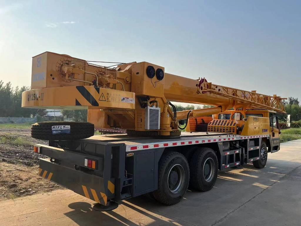 XCMG QY25K-II - Kran: slika 4 XCMG QY25K-II - Kran: slika 4