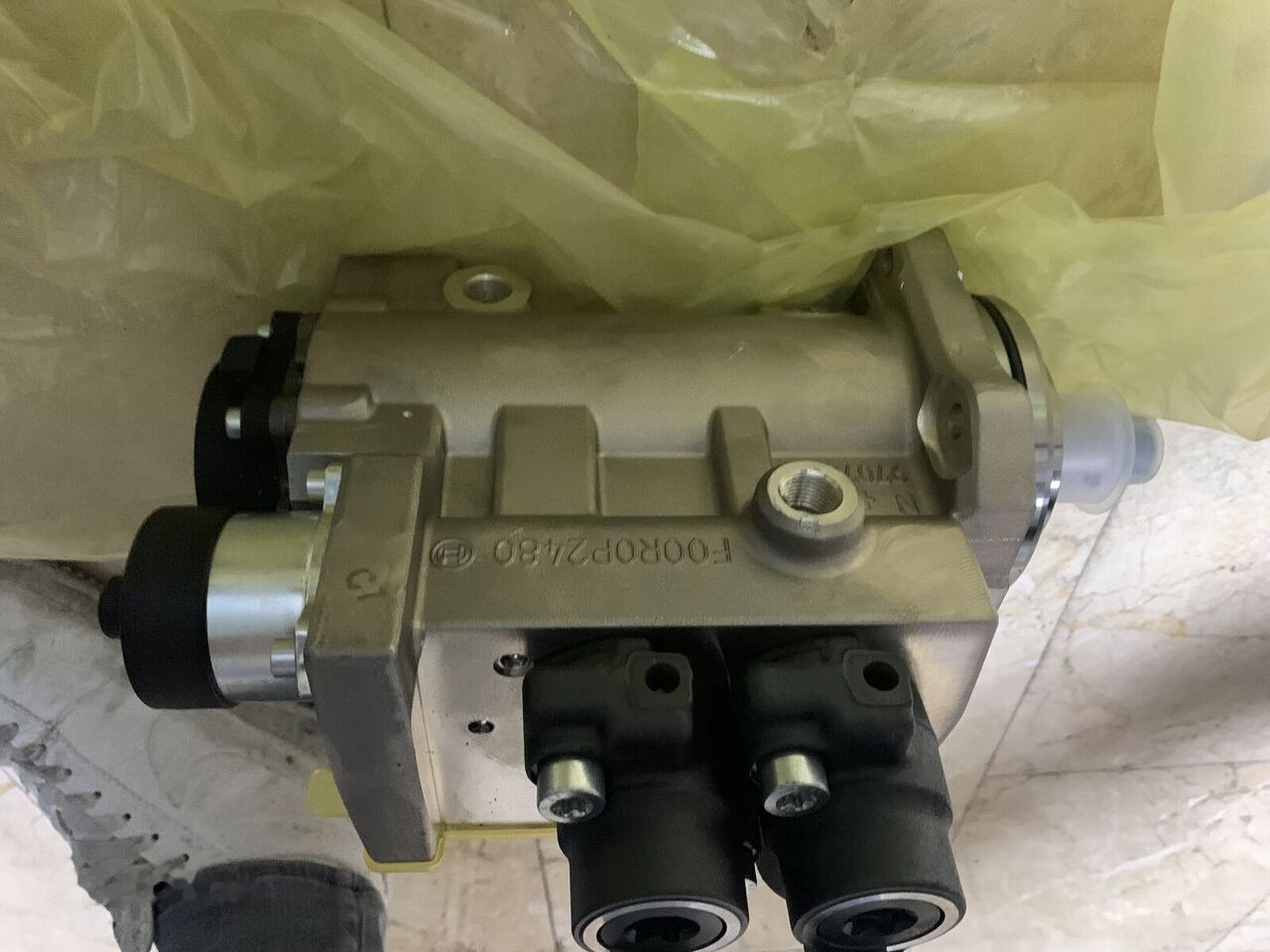 Bosch Mercedes-Benz - Pumpa za gorivo za Kamion: slika 2 Bosch Mercedes-Benz - Pumpa za gorivo za Kamion: slika 2