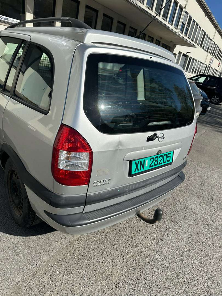 2003 Opel Zafira 1.8 Comfort / Lav km / - Automobil: slika 4 2003 Opel Zafira 1.8 Comfort / Lav km / - Automobil: slika 4