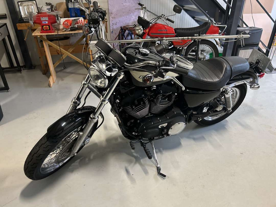 2006 Harley-Davidson XL Sportster 1200 Roadster - Prikolica za motor: slika 1 2006 Harley-Davidson XL Sportster 1200 Roadster - Prikolica za motor: slika 1