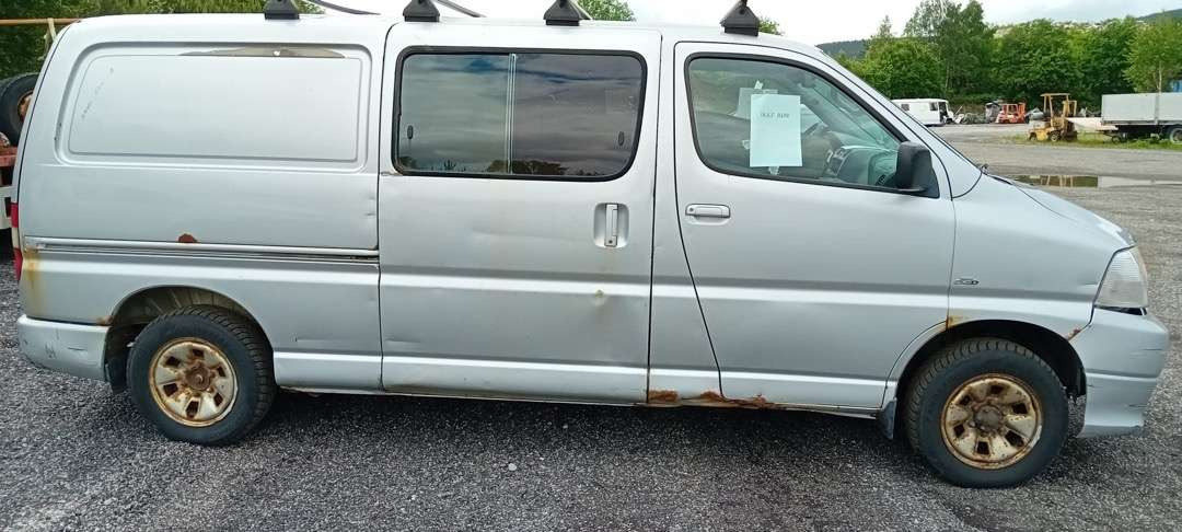 2008 Toyota Hiace 4WD og 2007 Toyota Hiace selges samlet - Automobil: slika 4 2008 Toyota Hiace 4WD og 2007 Toyota Hiace selges samlet - Automobil: slika 4