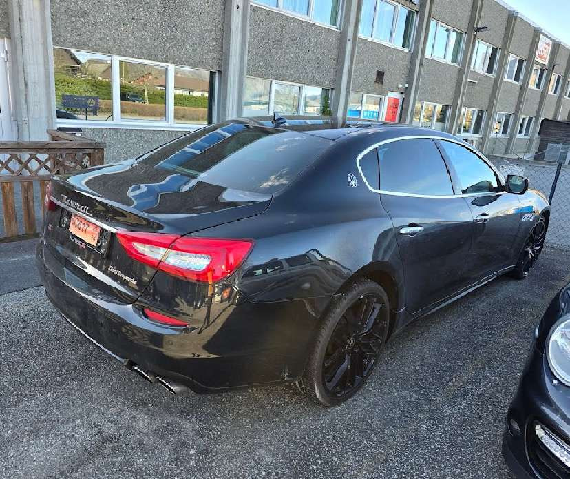 2014 Maserati Quattroporte S Q4 3.0L twin-turbo V6 // 411 hk // AWD // Automat - Limuzina: slika 4 2014 Maserati Quattroporte S Q4 3.0L twin-turbo V6 // 411 hk // AWD // Automat - Limuzina: slika 4