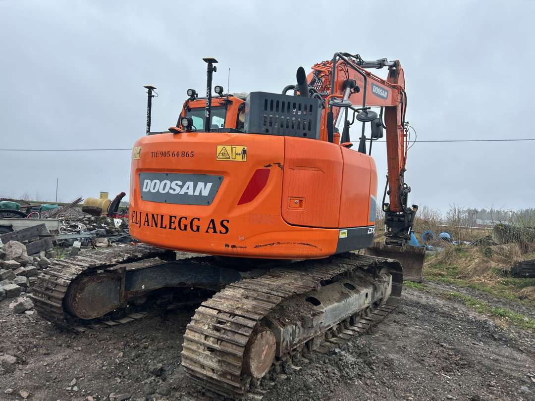 2018 Beltegraver 24 tonn Doosan DX 235LCR S 70-feste - Bager: slika 3 2018 Beltegraver 24 tonn Doosan DX 235LCR S 70-feste - Bager: slika 3